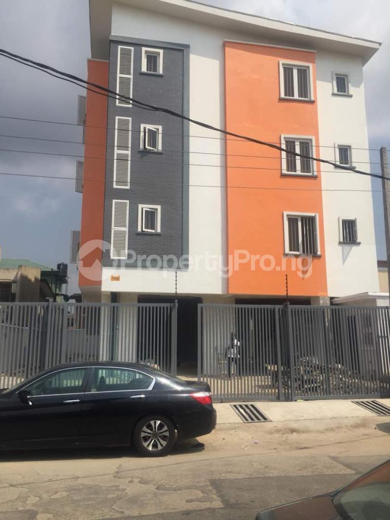 3 bedroom Flat / Apartment for sale Off Herbert Macaulay Way, Yaba, Lagos. Yaba Lagos