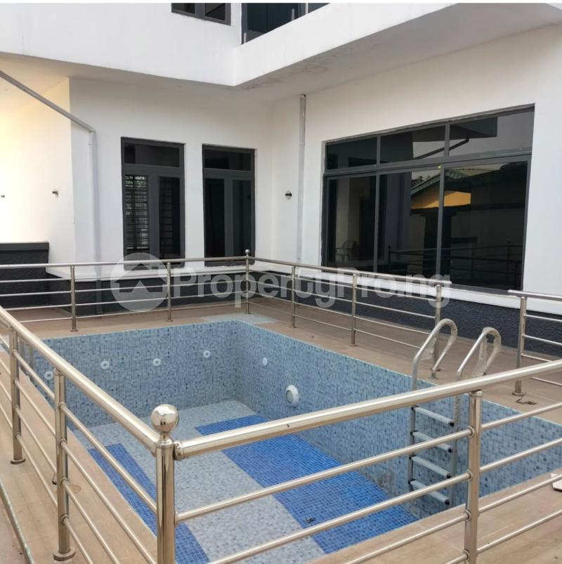 7 bedroom House for sale Gwarinpa Abuja