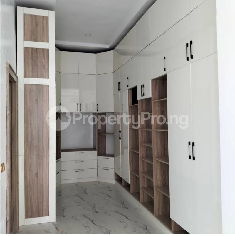 7 bedroom House for sale Gwarinpa Abuja