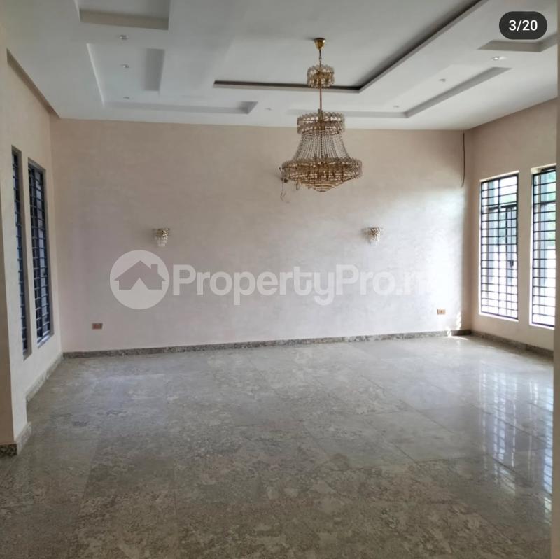 7 bedroom House for sale Gwarinpa Abuja