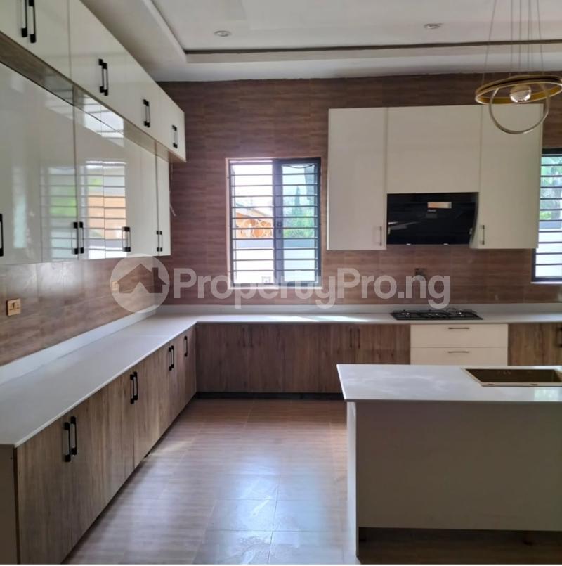 7 bedroom House for sale Gwarinpa Abuja