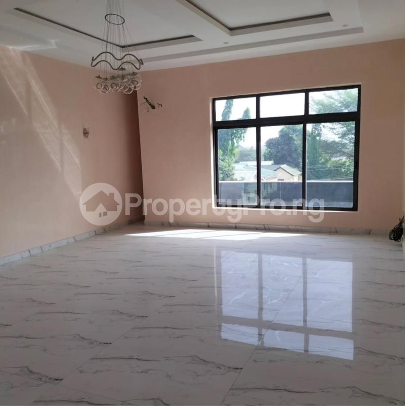 7 bedroom House for sale Gwarinpa Abuja