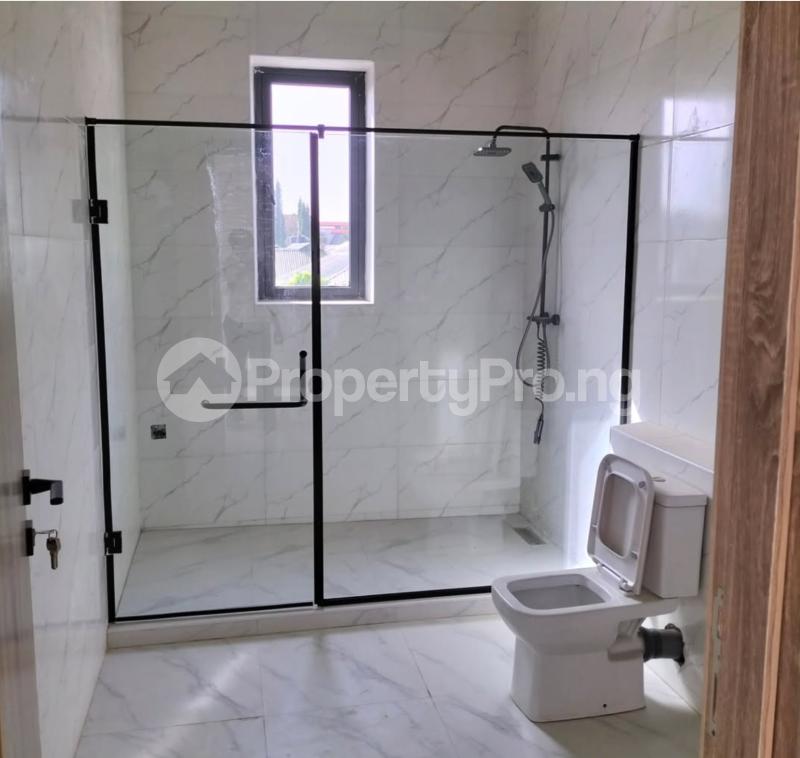 7 bedroom House for sale Gwarinpa Abuja