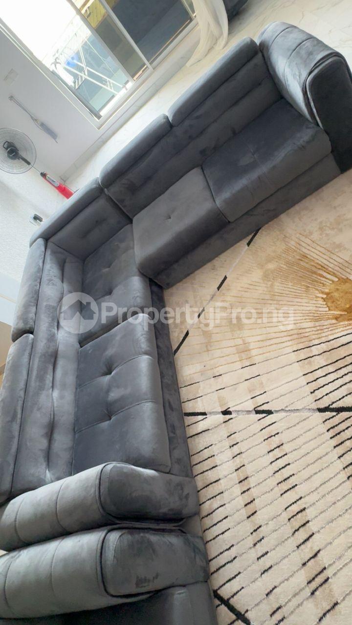 2 bedroom House for rent Ikate Lekki Lagos
