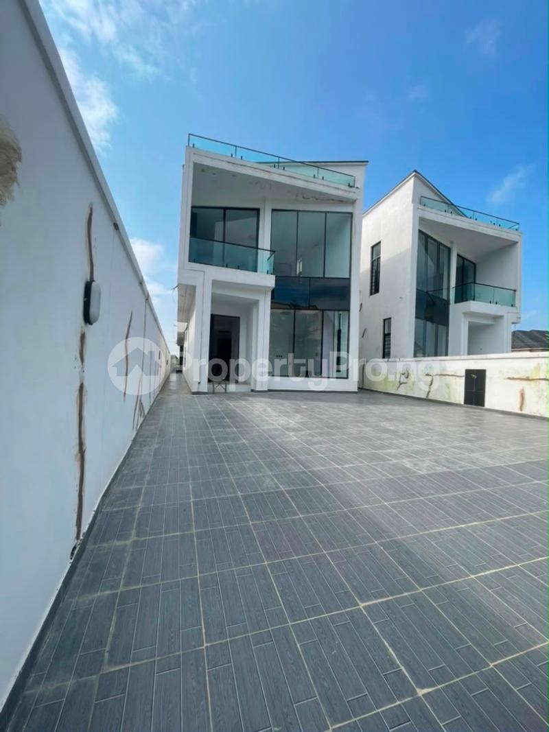 5 bedroom House for sale 2nd Toll Gate Lekki Lagos