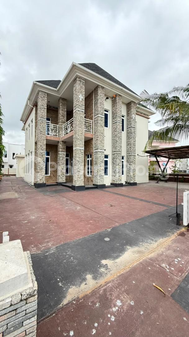 5 bedroom House for rent Chaplain Court Abraham Adesina Road Abraham adesanya estate Ajah Lagos
