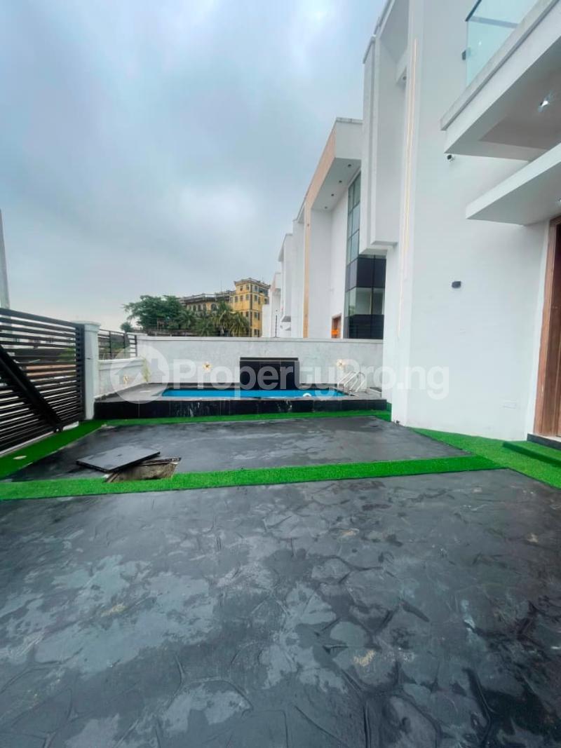 Flat / Apartment for sale Chevron, Lekki Lagos. Chevron Lekki Lagos