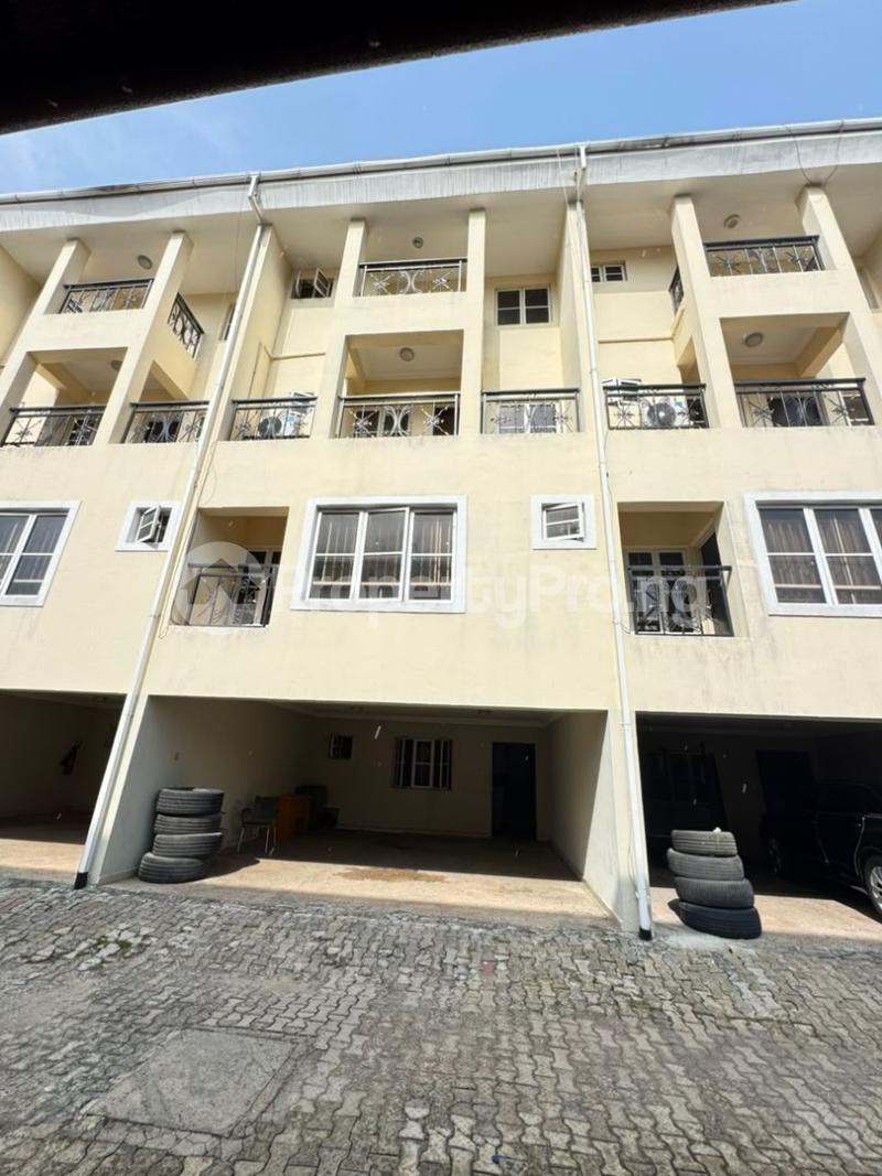 4 bedroom House for rent ONIRU Victoria Island Lagos