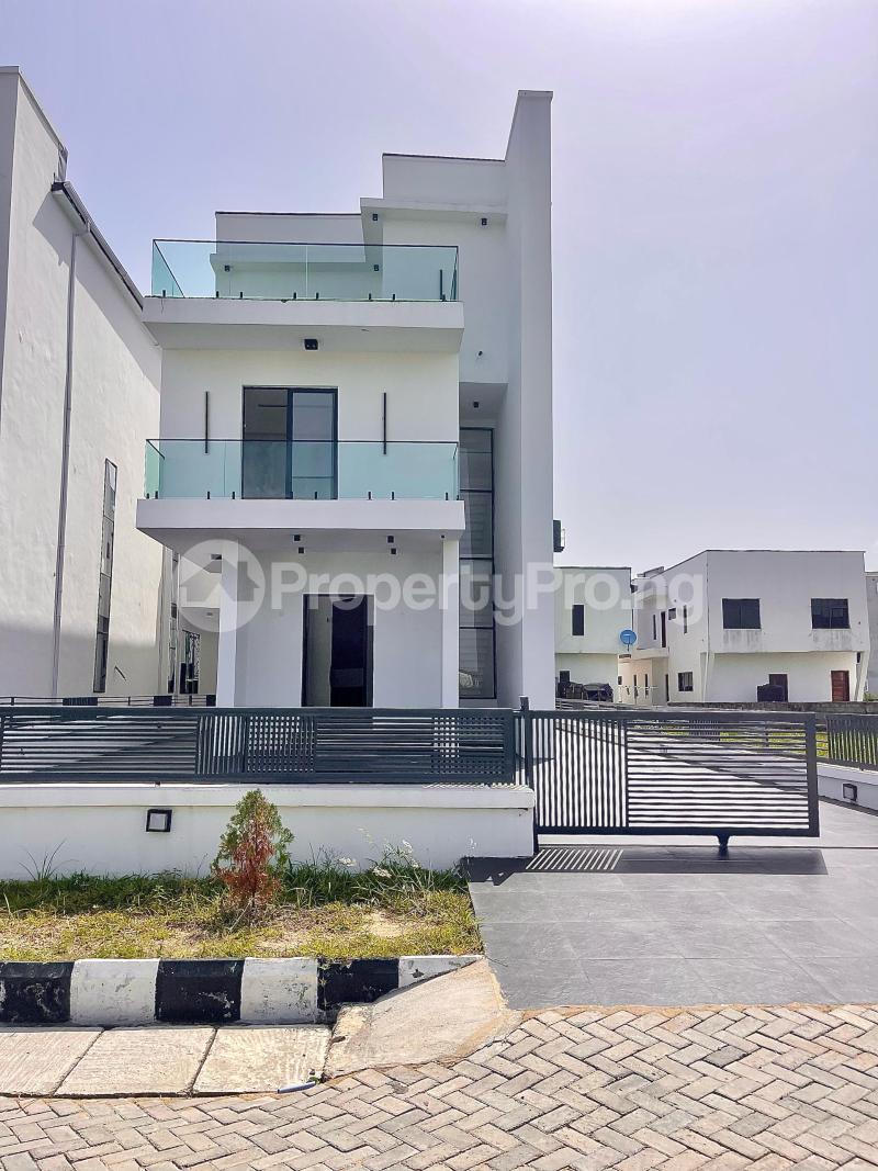 5 bedroom House for sale 2nd Toll Gate Lekki Lagos