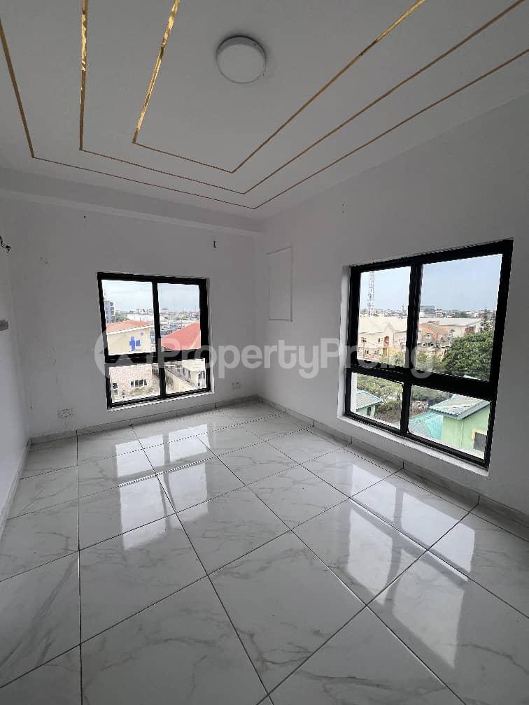 3 bedroom Flat / Apartment for rent Off Lekki Phase 1 Lekki Lagos