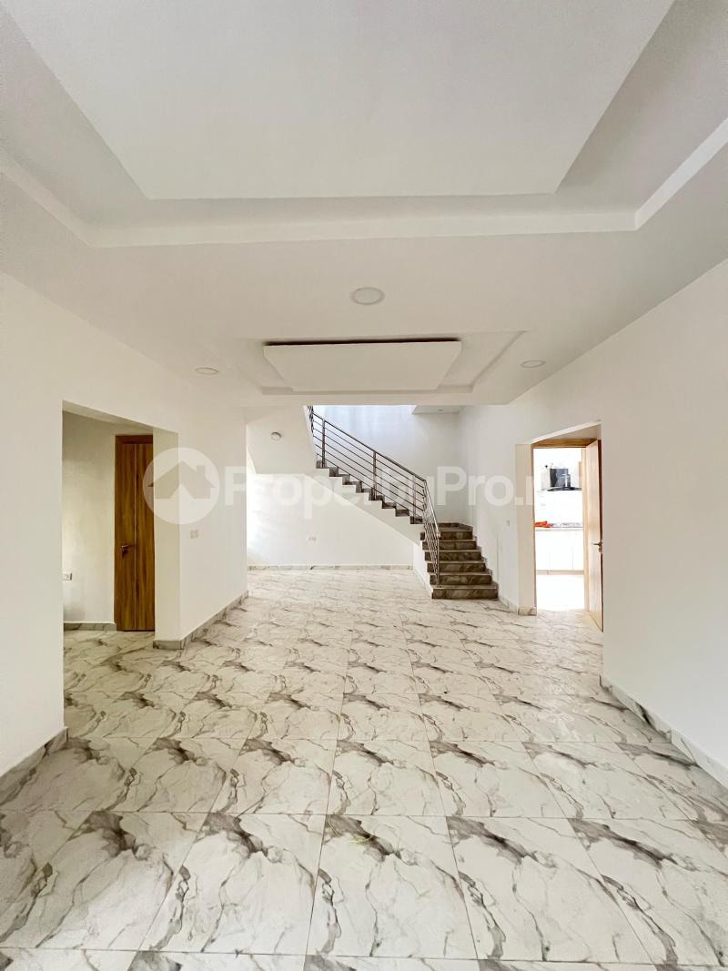 4 bedroom House for rent Long Drive Way Ologolo Lekki Lagos