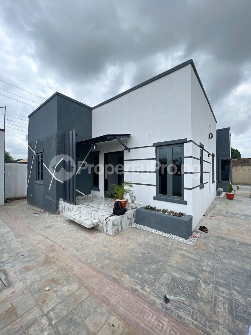 3 bedroom House for sale Abe Ela, Iletuntun Off Nihort Idishin Jericho Extension, Ibadan Oyo