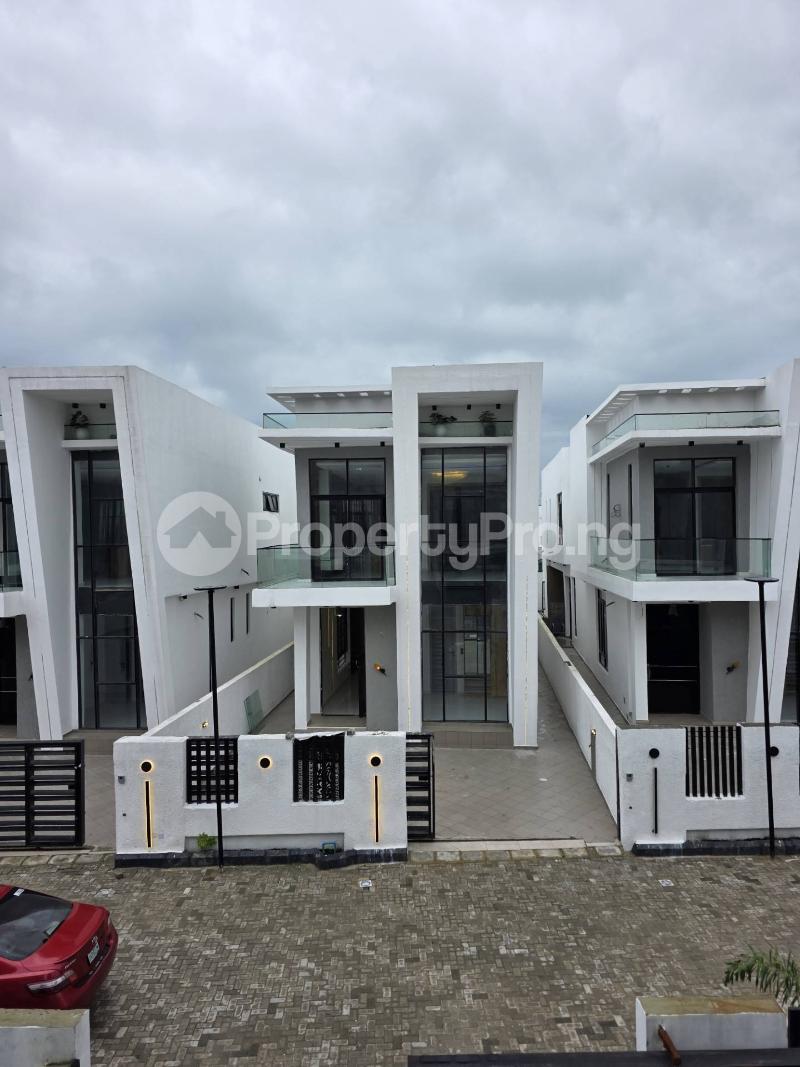 5 bedroom House for sale 2nd Toll Gate Lekki Lagos