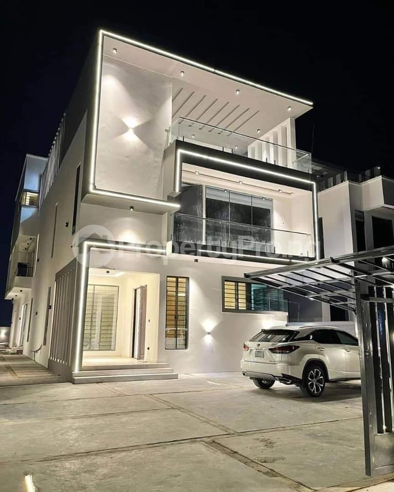 5 bedroom House for sale Serviced Estate Osapa london Lekki Lagos