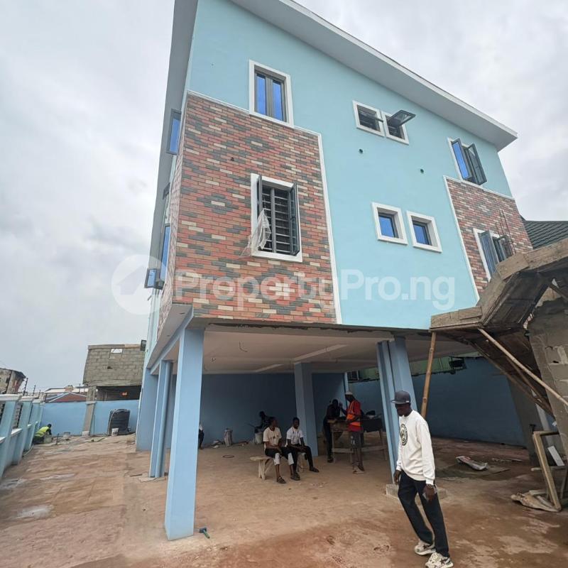 2 bedroom Flat / Apartment for sale Off Bishop Street, Ojuelegba Surulere Lagos