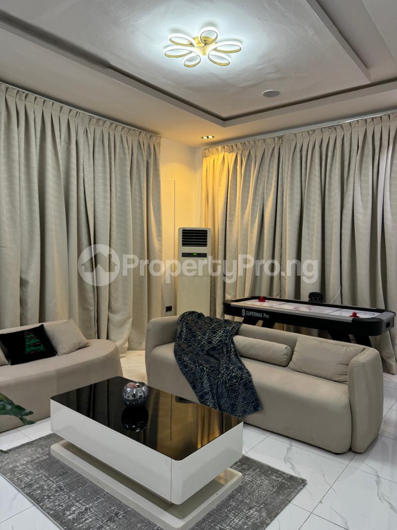 2 bedroom House for shortlet Ologolo Lekki Lagos