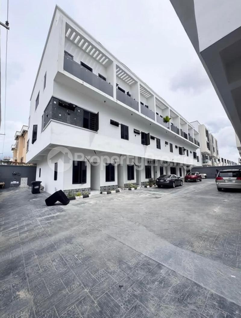 2 bedroom House for rent Freedom Way Lekki Lagos