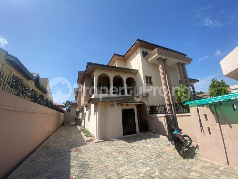 3 bedroom Flat / Apartment for rent Lekki Lagos