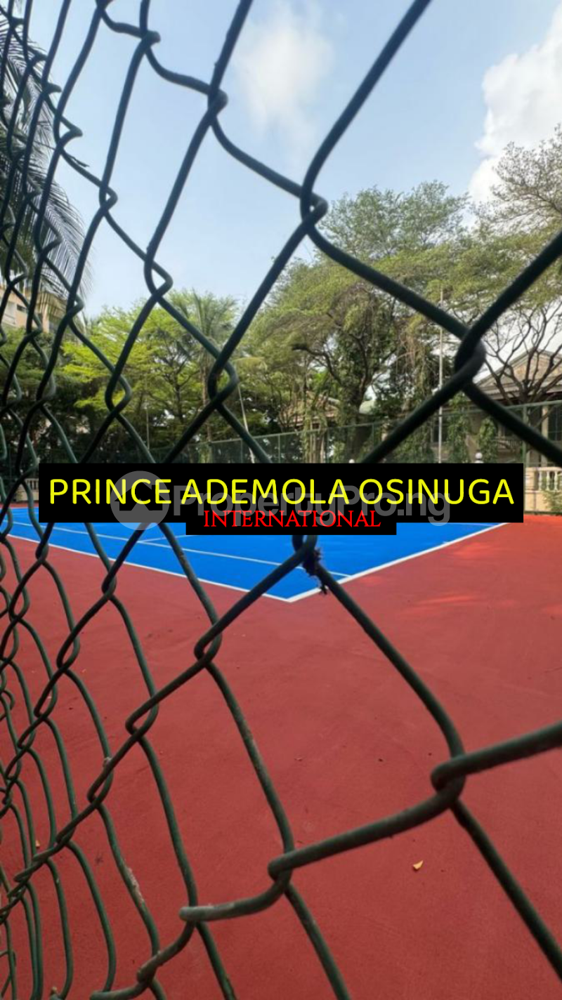 3 bedroom Flat / Apartment for rent Along Lekki Expressway Lekki Lagos