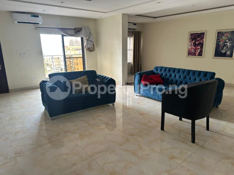 3 bedroom Flat / Apartment for rent ONIRU Victoria Island Lagos