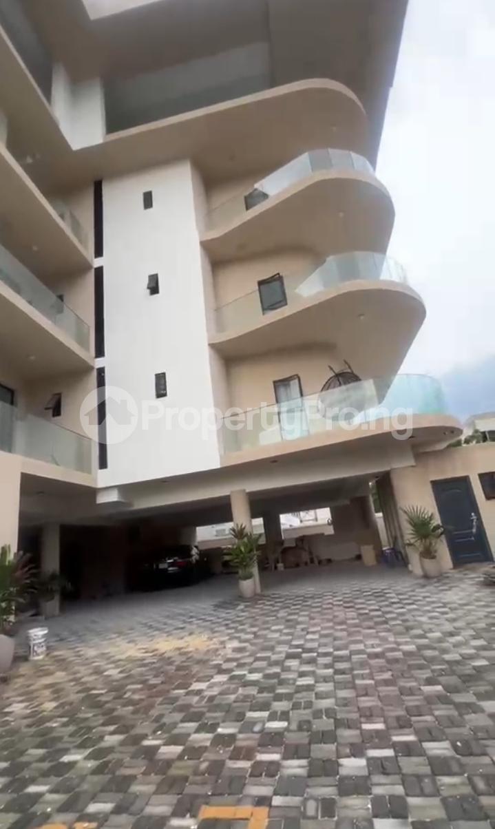 3 bedroom Flat / Apartment for sale Opposite Admiralty House Lekki Phase 1 Lekki Lagos