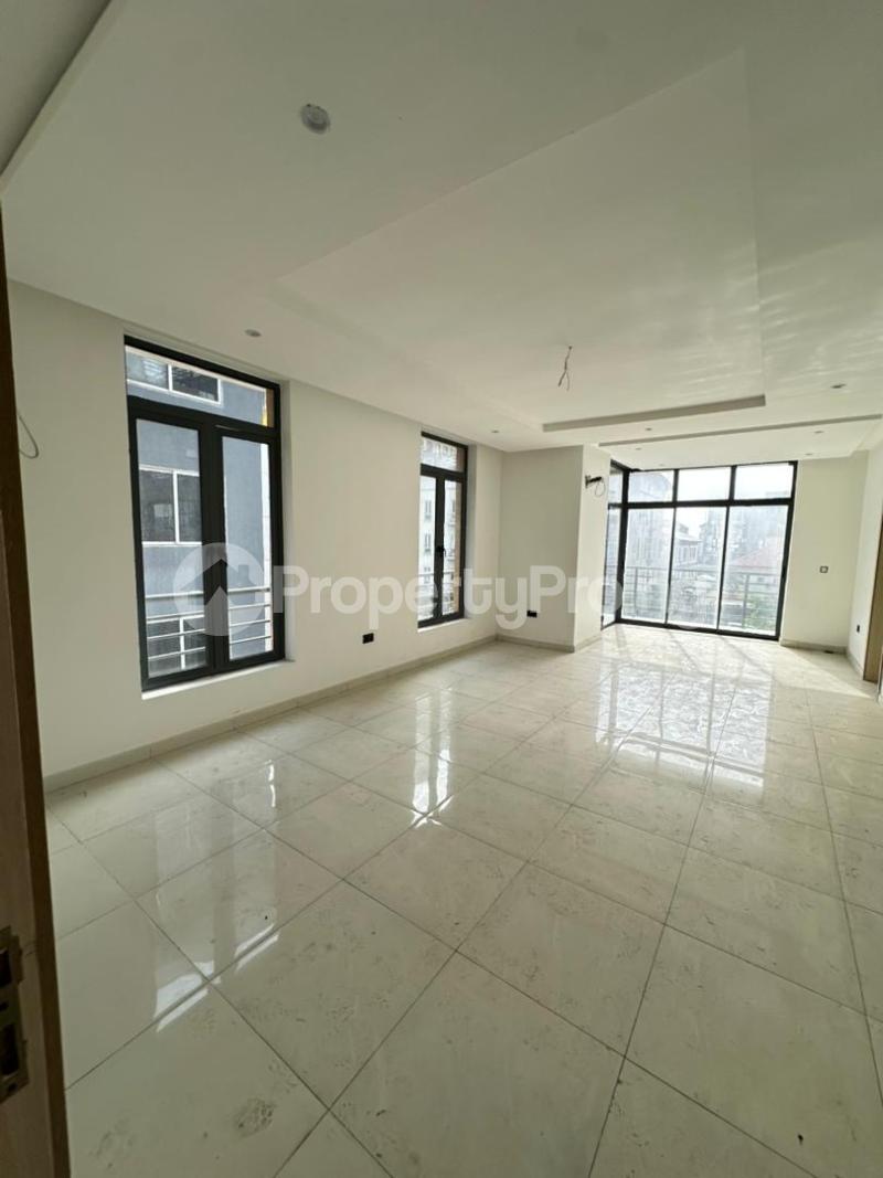 3 bedroom Flat / Apartment for sale Off Bisols Durosinmi Etti Lekki Phase 1 Lekki Lagos