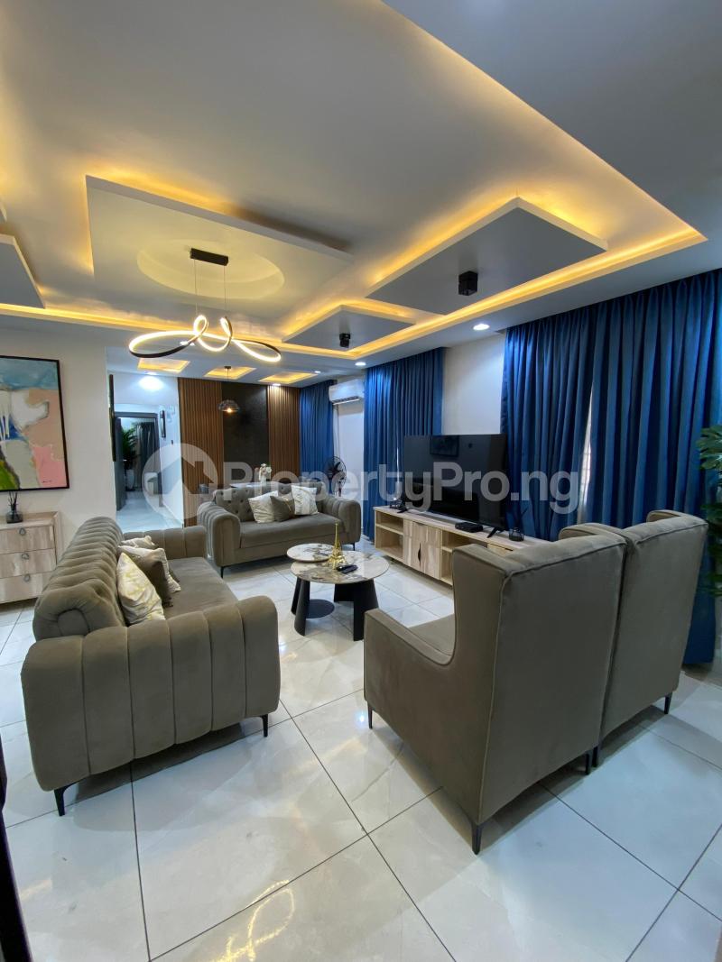 3 bedroom Flat / Apartment for shortlet Adekunle Yaba Lagos