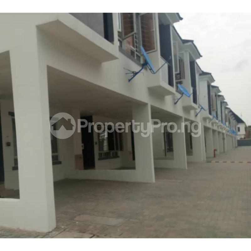 3 bedroom House for sale Orchid Road Lekki Lagos