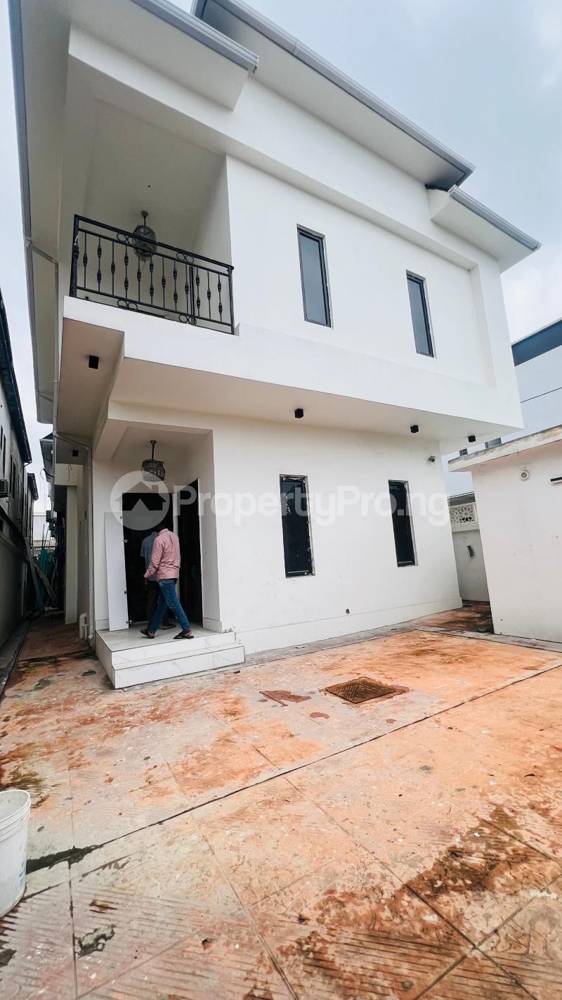 3 bedroom House for sale Inside An Estate Eric moore Surulere Lagos