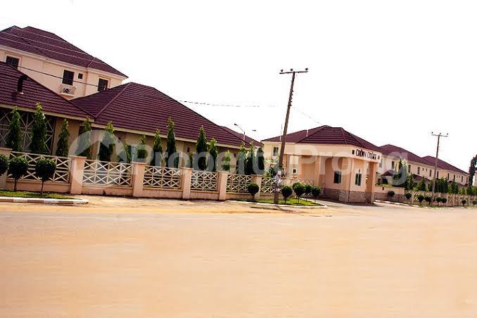 3 bedroom House for rent Crown Court Mabushi Abuja