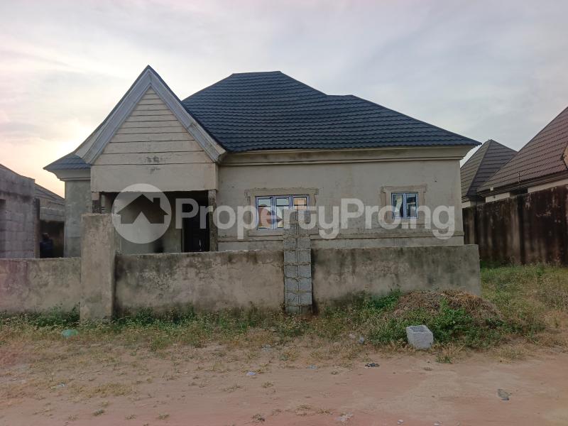 3 bedroom House for sale Lugbe Fha Back Of Amac Market. Abuja Nigeria. Sabon Lugbe Lugbe Abuja