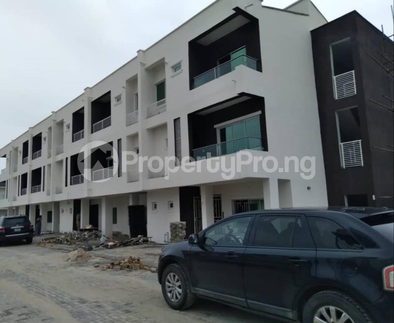 3 bedroom House for sale Awoyaya Bustop Majek Sangotedo Lagos