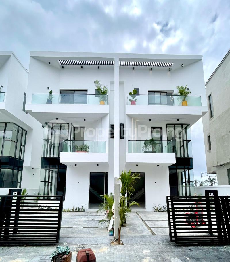 4 bedroom House for sale 2nd Toll Gate, Lekki Lagos