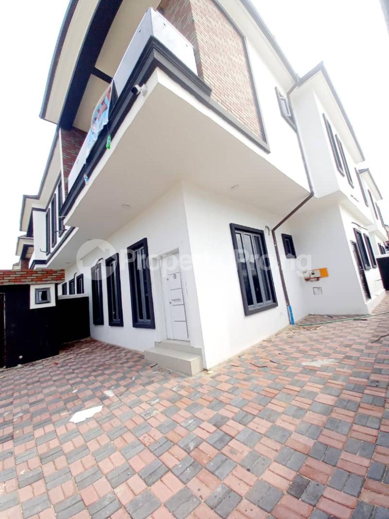 4 bedroom House for rent Orchid Road Lekki Lagos