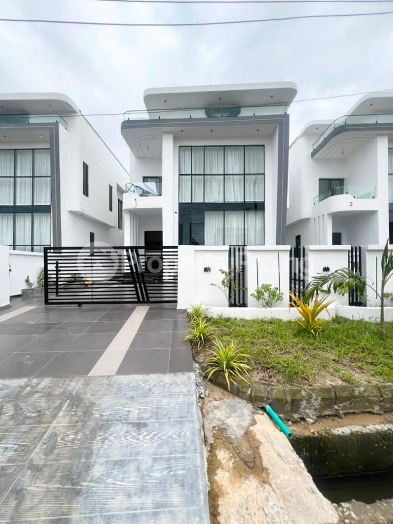 4 bedroom House for sale Abraham Adesanya Ajah Lagos