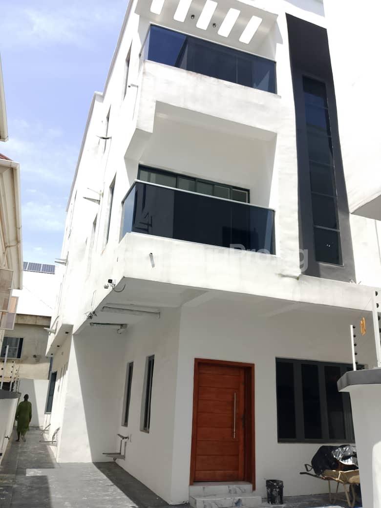 4 bedroom House for rent Osameren Street, Ologolo Agungi Lekki Lagos