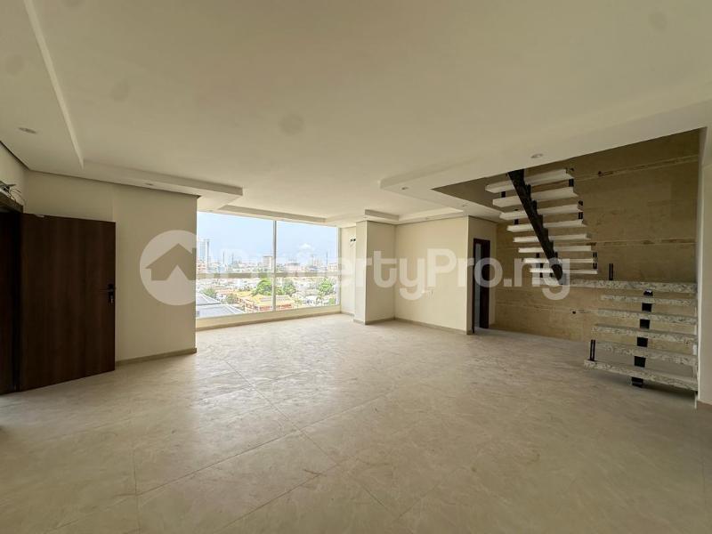 4 bedroom House for sale Victoria Island Lagos