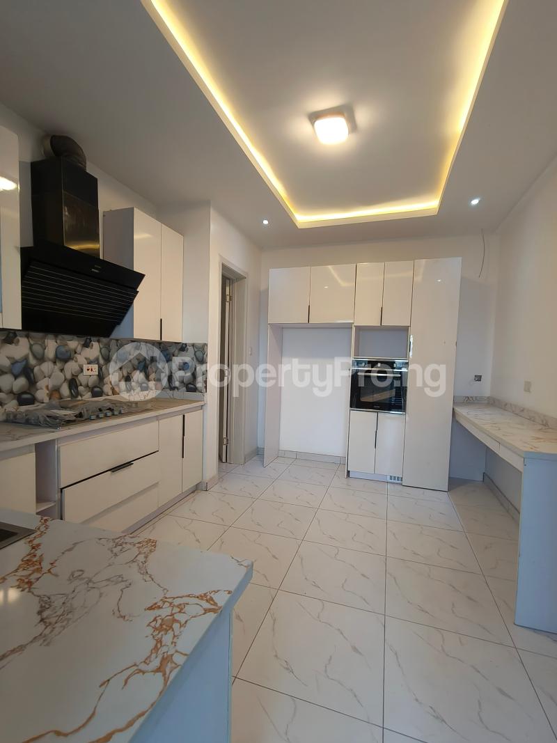 4 bedroom House for sale Obanikoro Shomolu Lagos