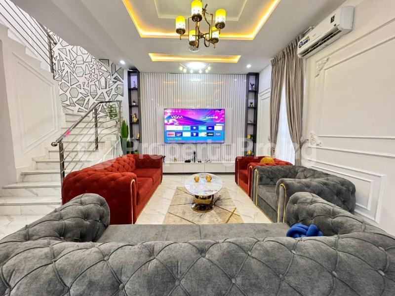 4 bedroom House for shortlet chevron Lekki Lagos