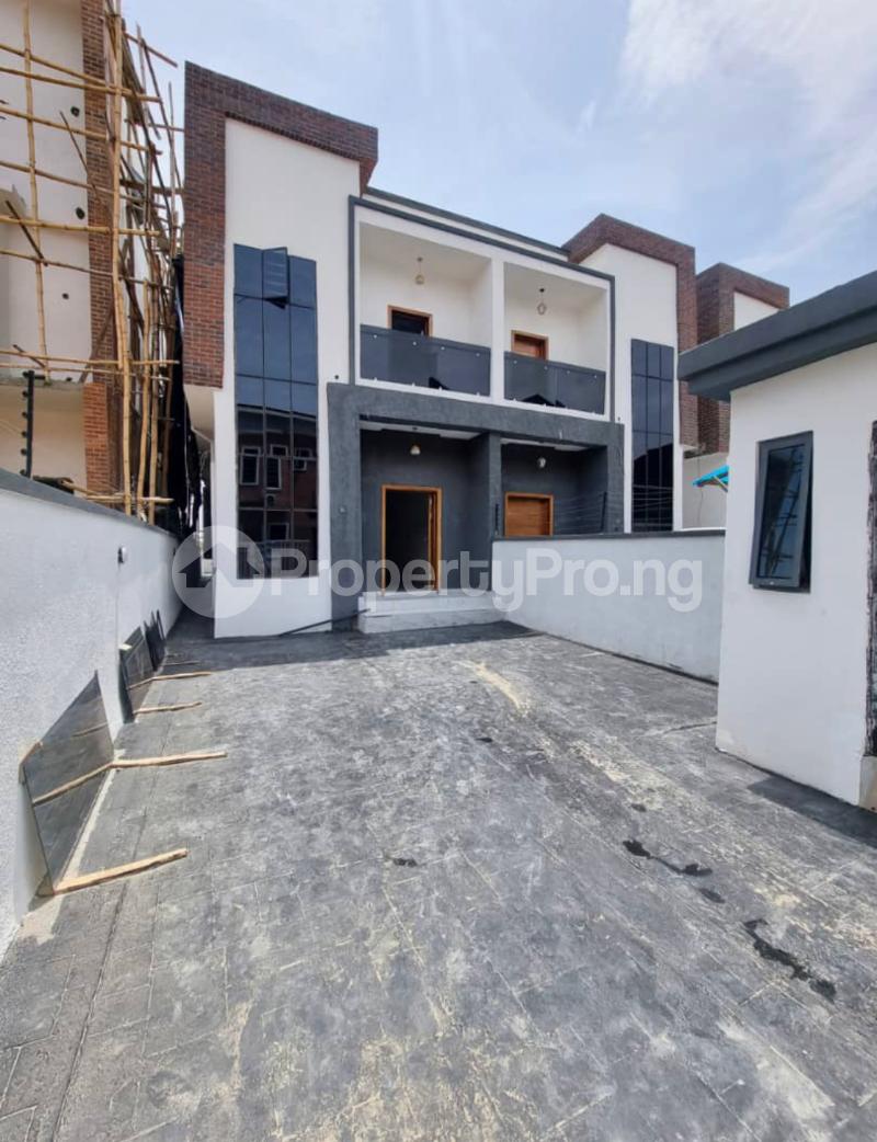 4 bedroom Flat / Apartment for sale chevron Lekki Lagos