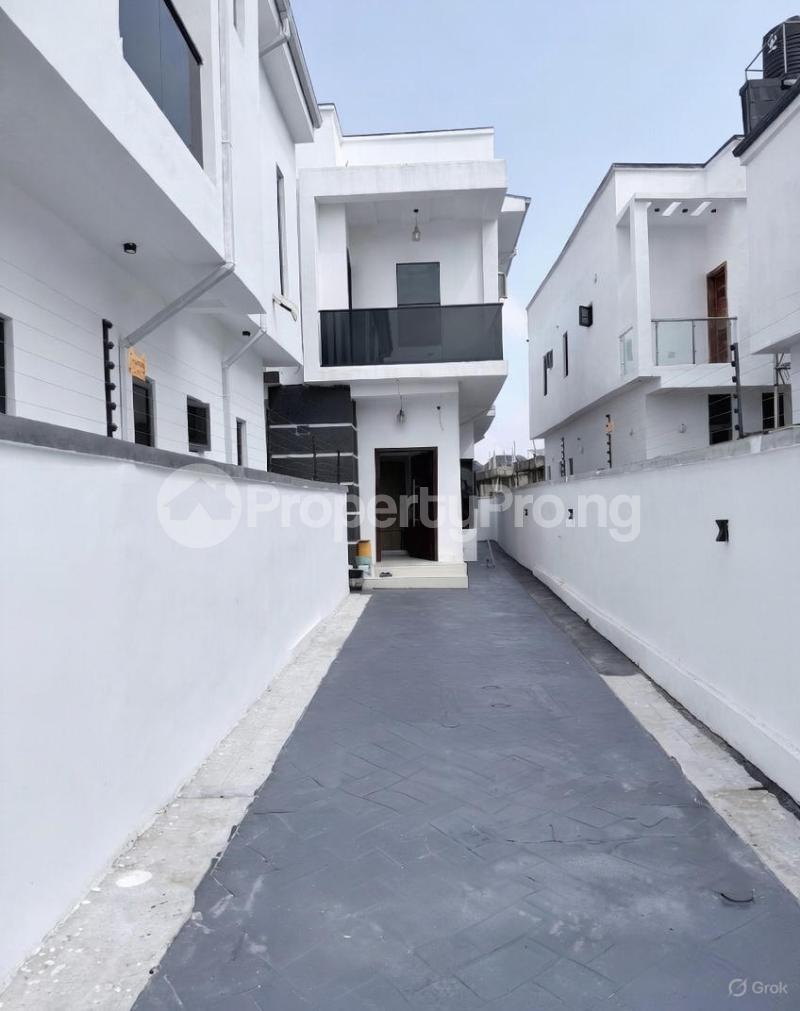 4 bedroom House for rent Ologolo Lekki Lagos