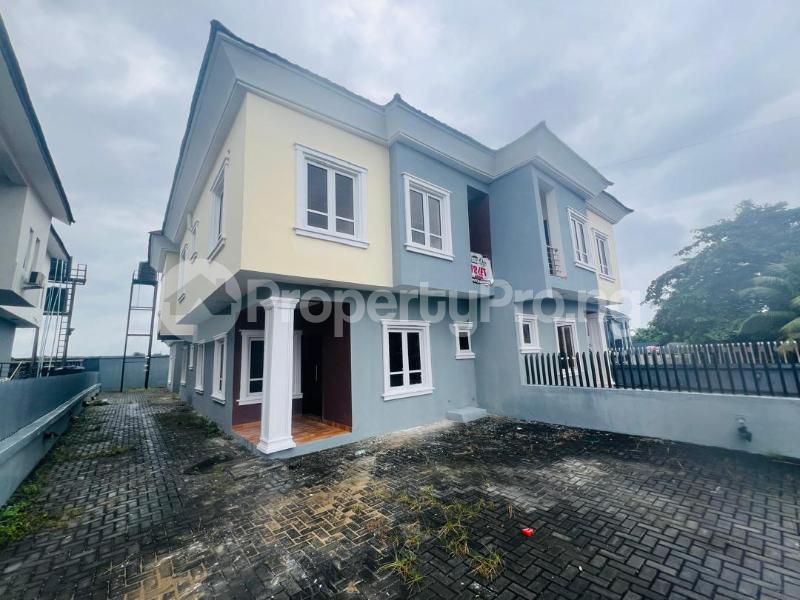 4 bedroom House for rent Monastery road Sangotedo Lagos