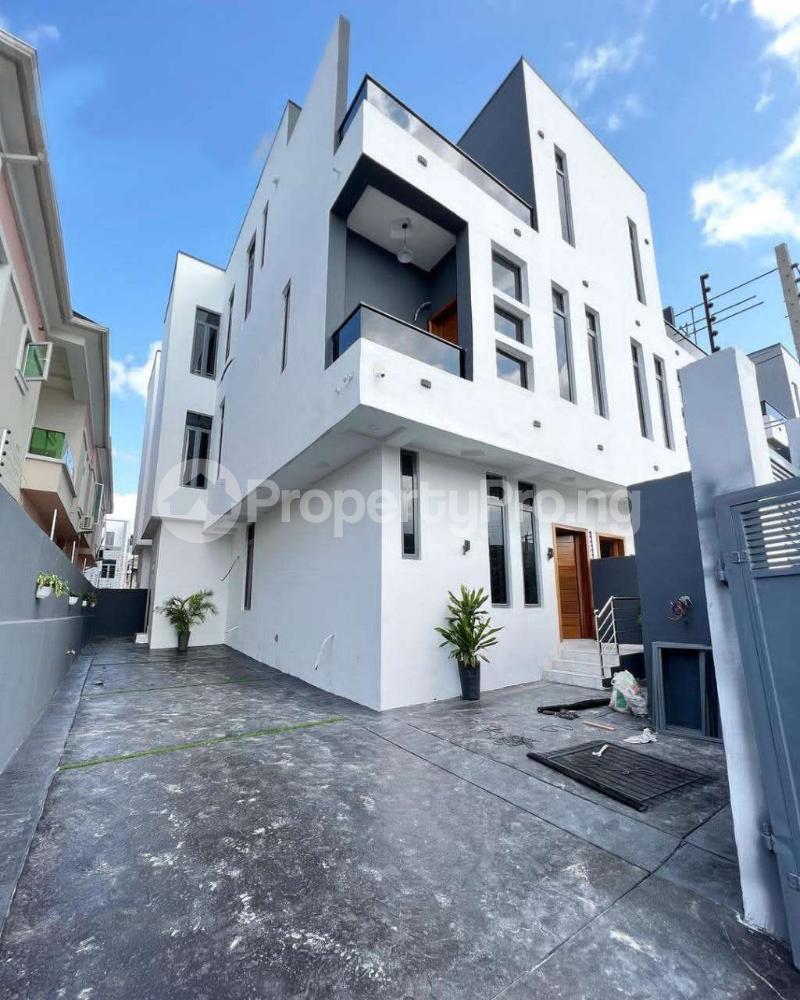 4 bedroom House for sale Lekki Lagos