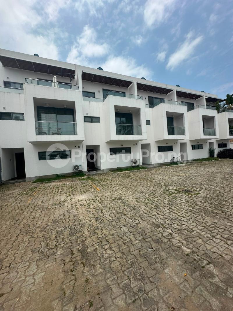 4 bedroom House for rent Chevron Lekki Lagos