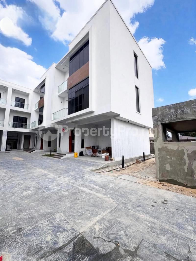 4 bedroom House for sale Lekki Lagos