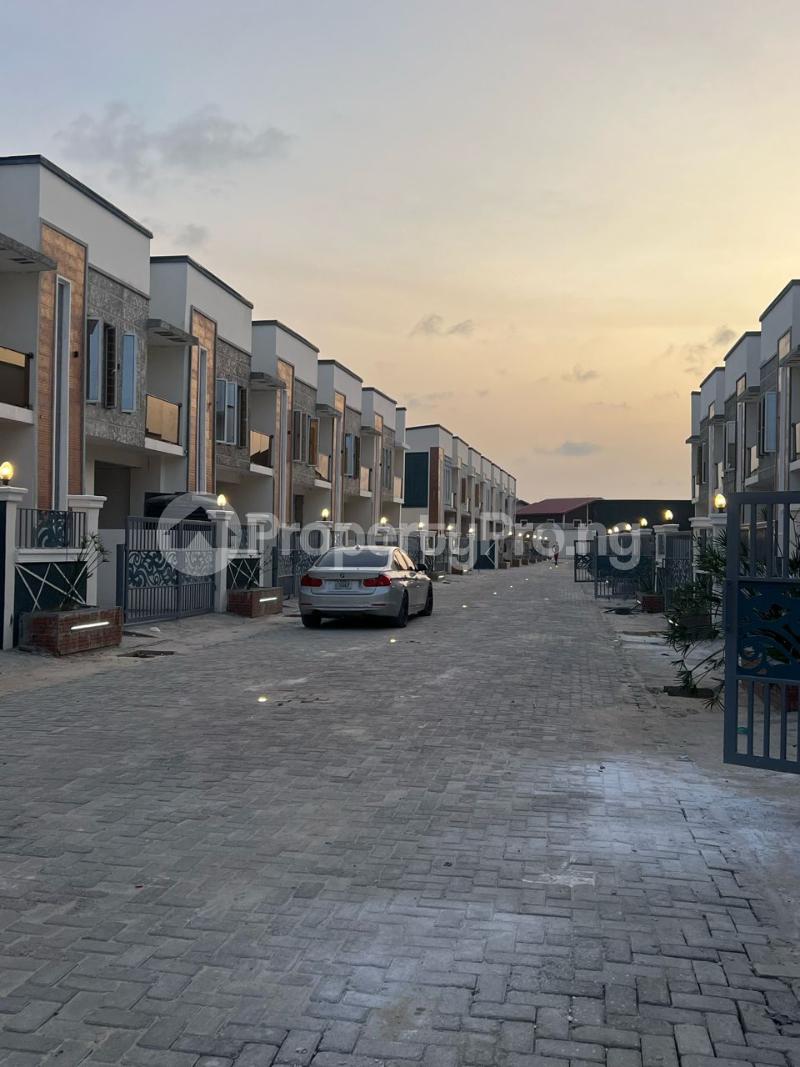 4 bedroom House for sale Royale Avalon Estate, By Ogombo Road, Ajah Lagos
