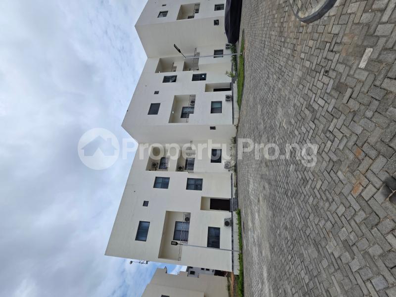 4 bedroom House for rent Beach Resort Estate Osapa london Lekki Lagos