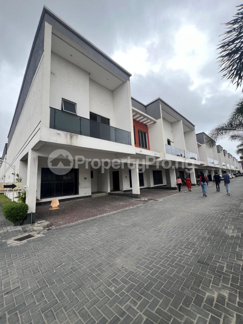 4 bedroom House for sale Ologolo Lekki Lagos