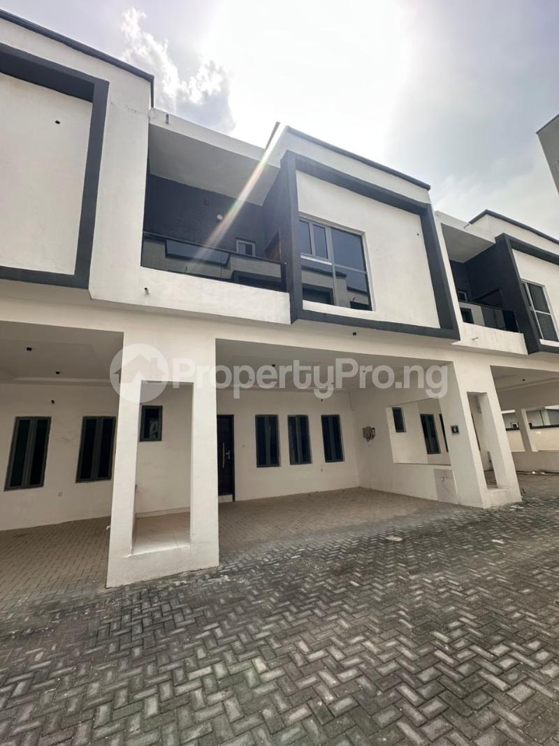 4 bedroom House for sale Ologolo Lekki Lagos