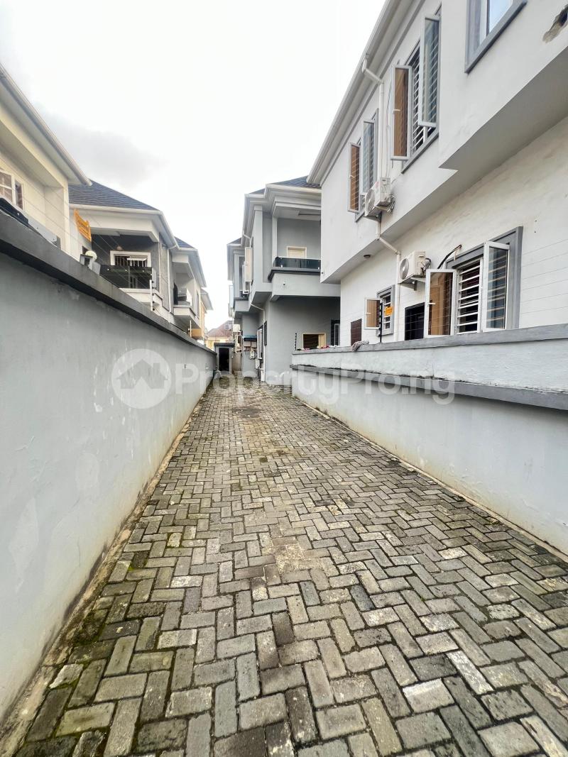 4 bedroom House for rent White Oak Estate Ologolo Ologolo Lekki Lagos